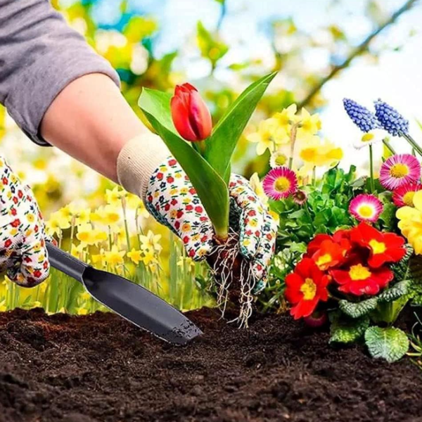 12 inch willow leaf shaped high carbon steel gardening trowel, forged in a single piece